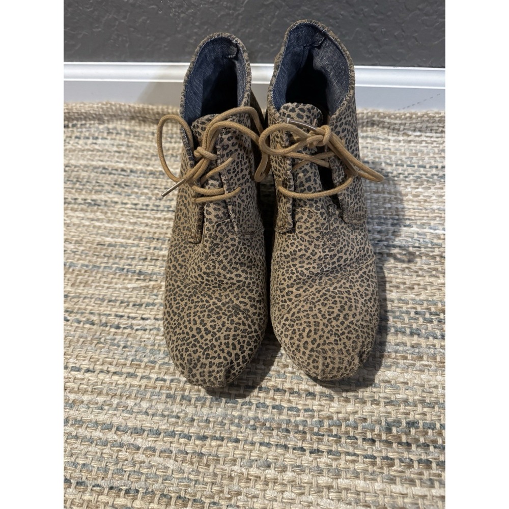 Toms Desert Wedge Lace Up Ankle Booties Leopard 10